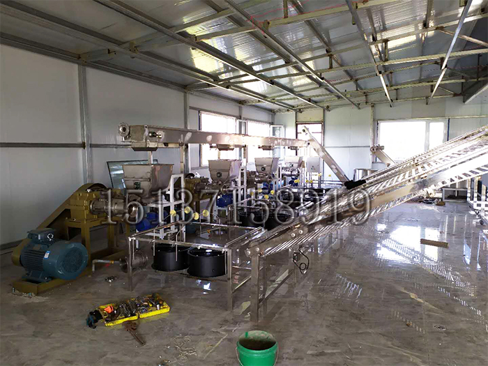 全自動米線機(jī)安裝現(xiàn)場